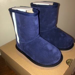 Brand new Ugg Boots size 7 kids